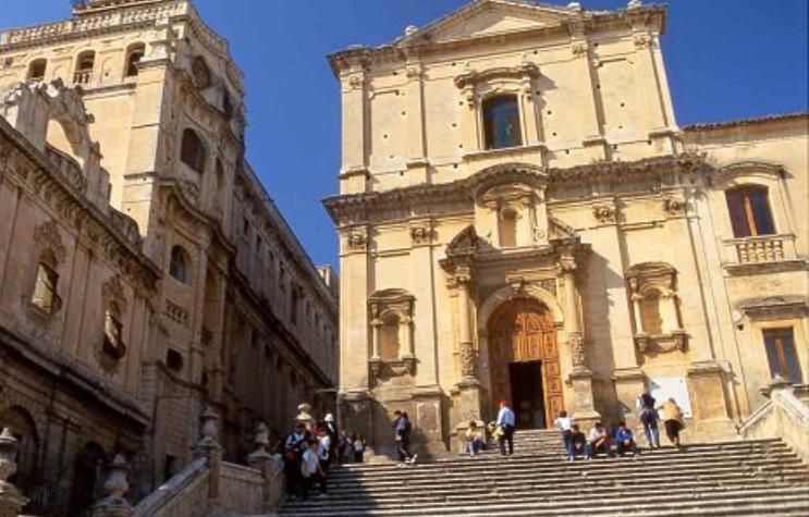 Casa Vacanze Il Quadrifoglio Noto Exterior photo